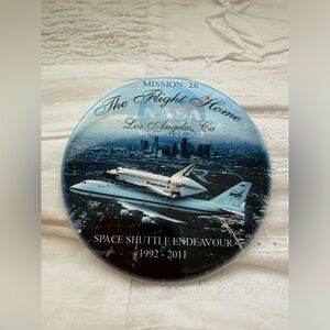 Space shuttle Endeavor NASA Pin